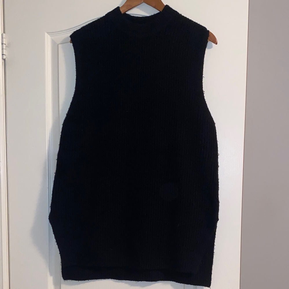 Black Sleeveless Sweater